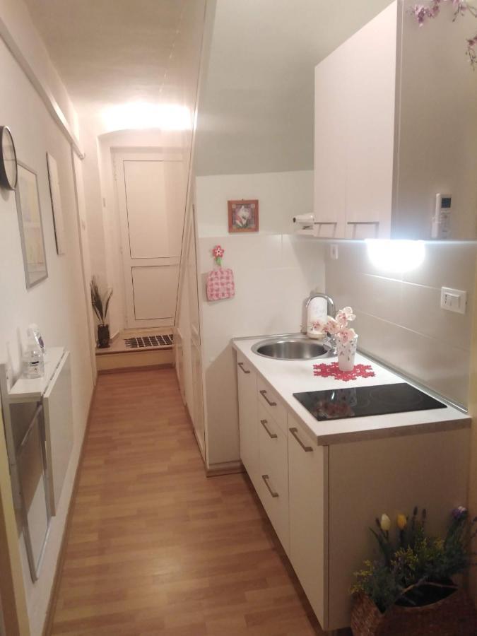 Apartment Nada Повля Екстериор снимка