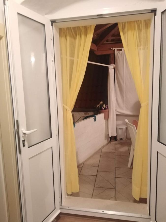 Apartment Nada Повля Екстериор снимка