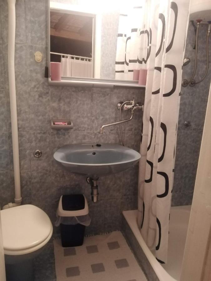 Apartment Nada Повля Екстериор снимка