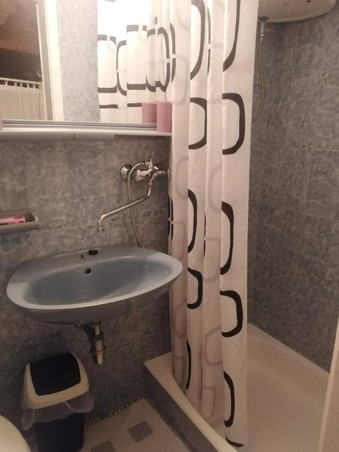 Apartment Nada Повля Екстериор снимка