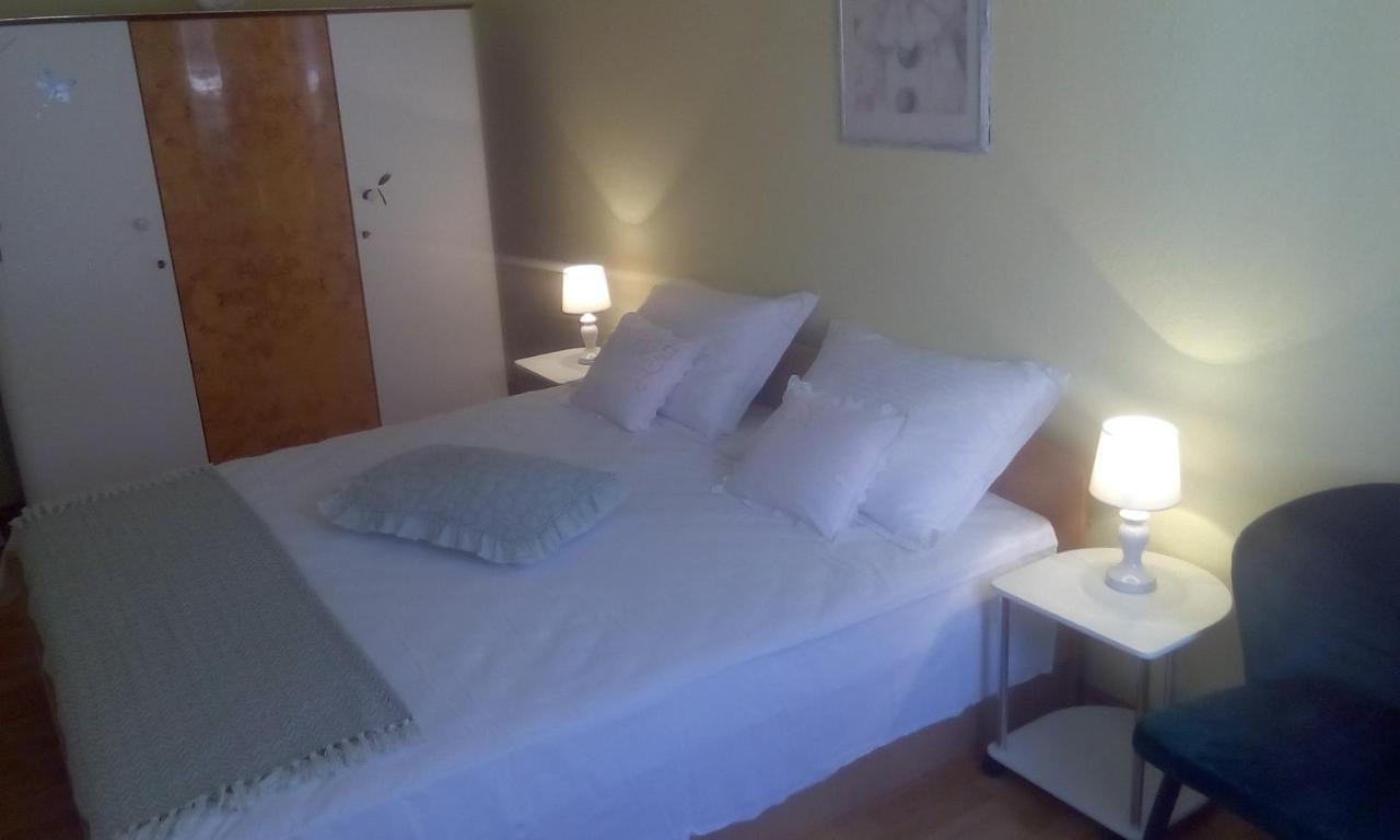 Apartment Nada Повля Екстериор снимка