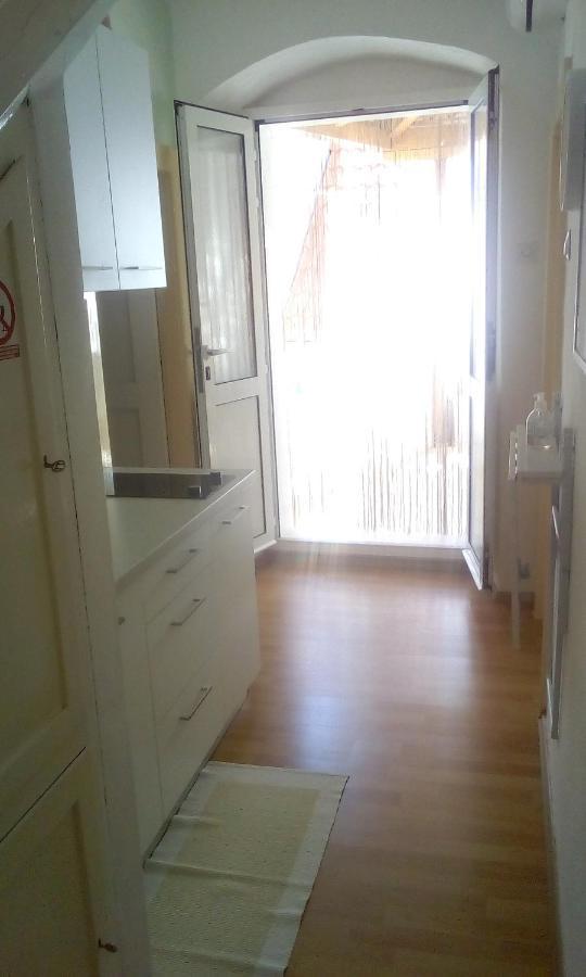 Apartment Nada Повля Екстериор снимка